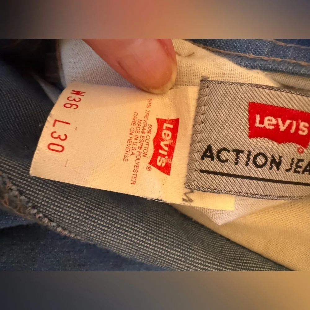 Vintage 90’s Levi’s cut cropped action Denim Jeans